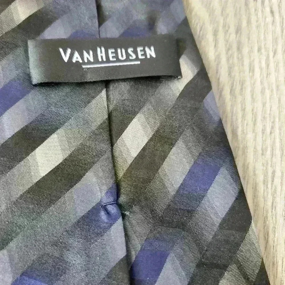 Van Heusen Blue, black and grey 100% silk tie - Picture 4 of 6